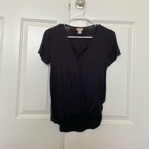 Black vneck shirt